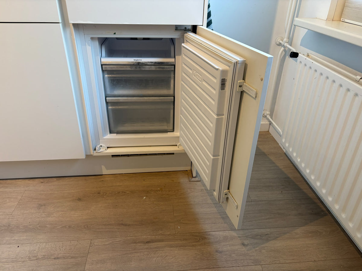 05616 - Witte schiereiland keuken