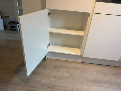 05616 - Witte schiereiland keuken