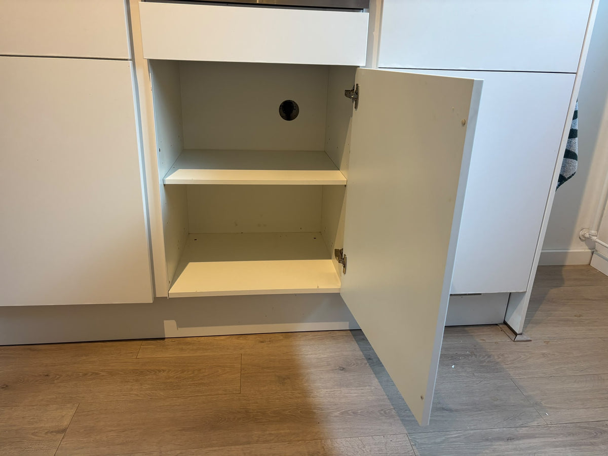 05616 - Witte schiereiland keuken