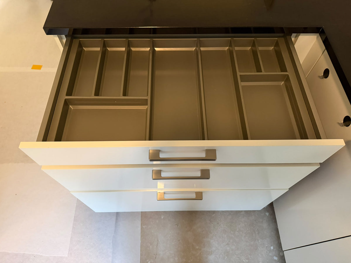 05570 - Witte schiereiland keuken