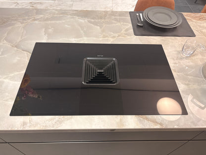 05781 - Houtfineer schiereiland keuken