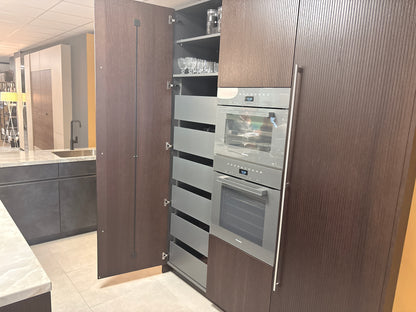 05781 - Houtfineer schiereiland keuken