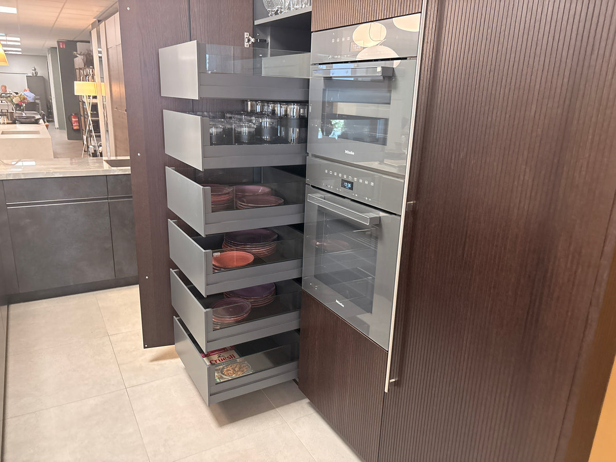 05781 - Houtfineer schiereiland keuken