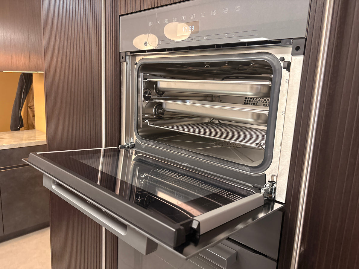 05781 - Houtfineer schiereiland keuken