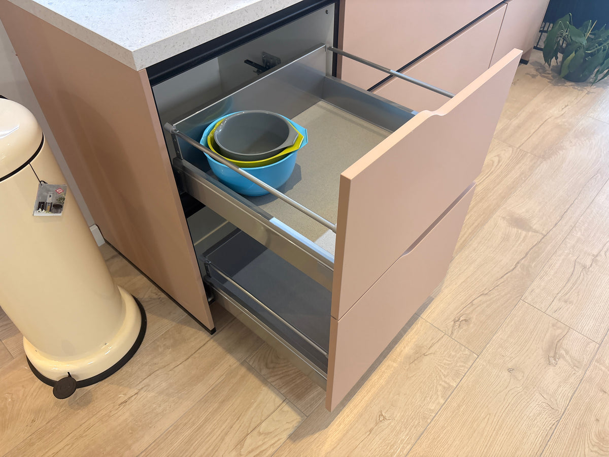 05923 - Koraalroze keuken