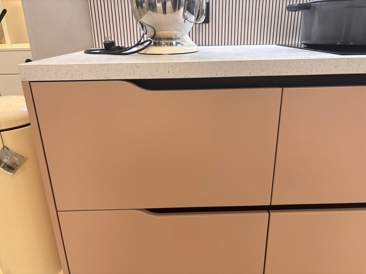 05923 - Koraalroze keuken