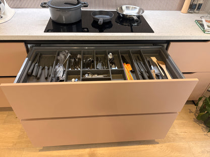 05923 - Koraalroze keuken