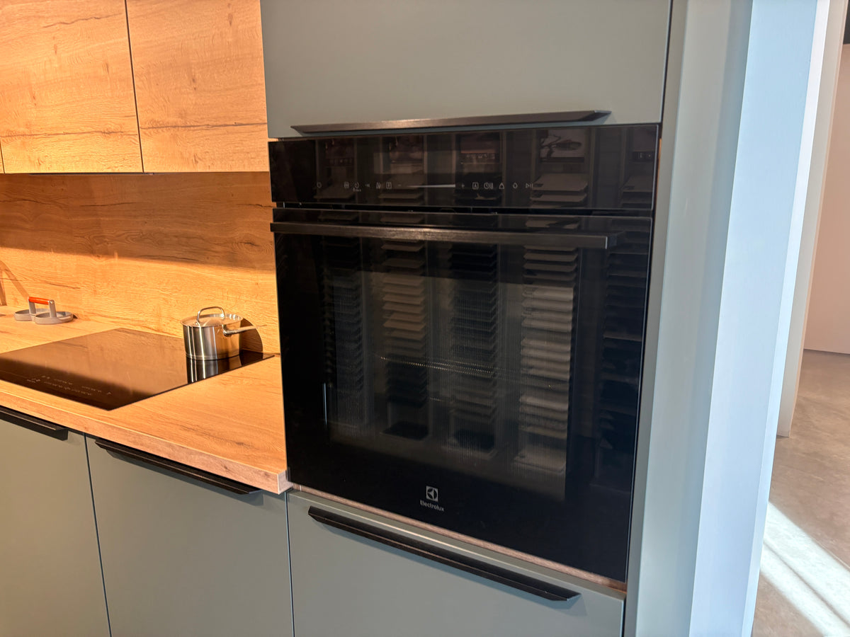 05951 - Saliegroene keuken