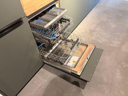 05951 - Saliegroene keuken