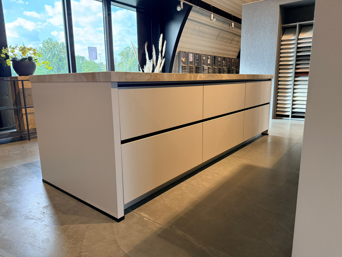 05955 - Moderne eilandkeuken