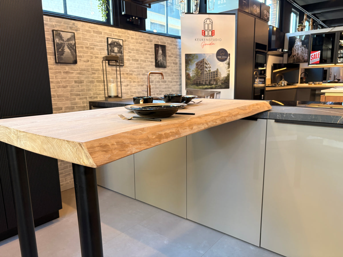 06019 - Schiereiland keuken met bar