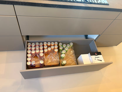 06013 - Terragrijze schiereiland keuken