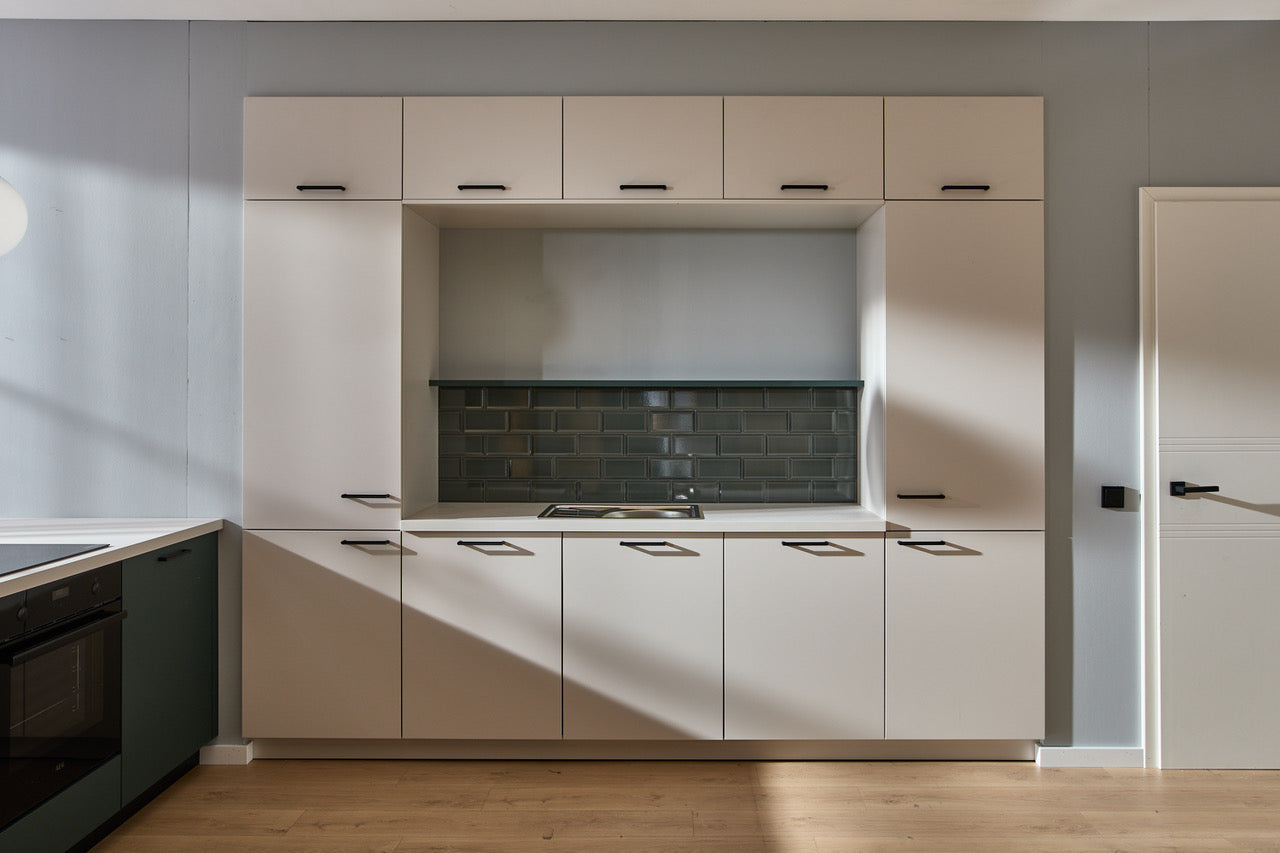 04821 - Schüller keuken in schelpwit met schiereiland