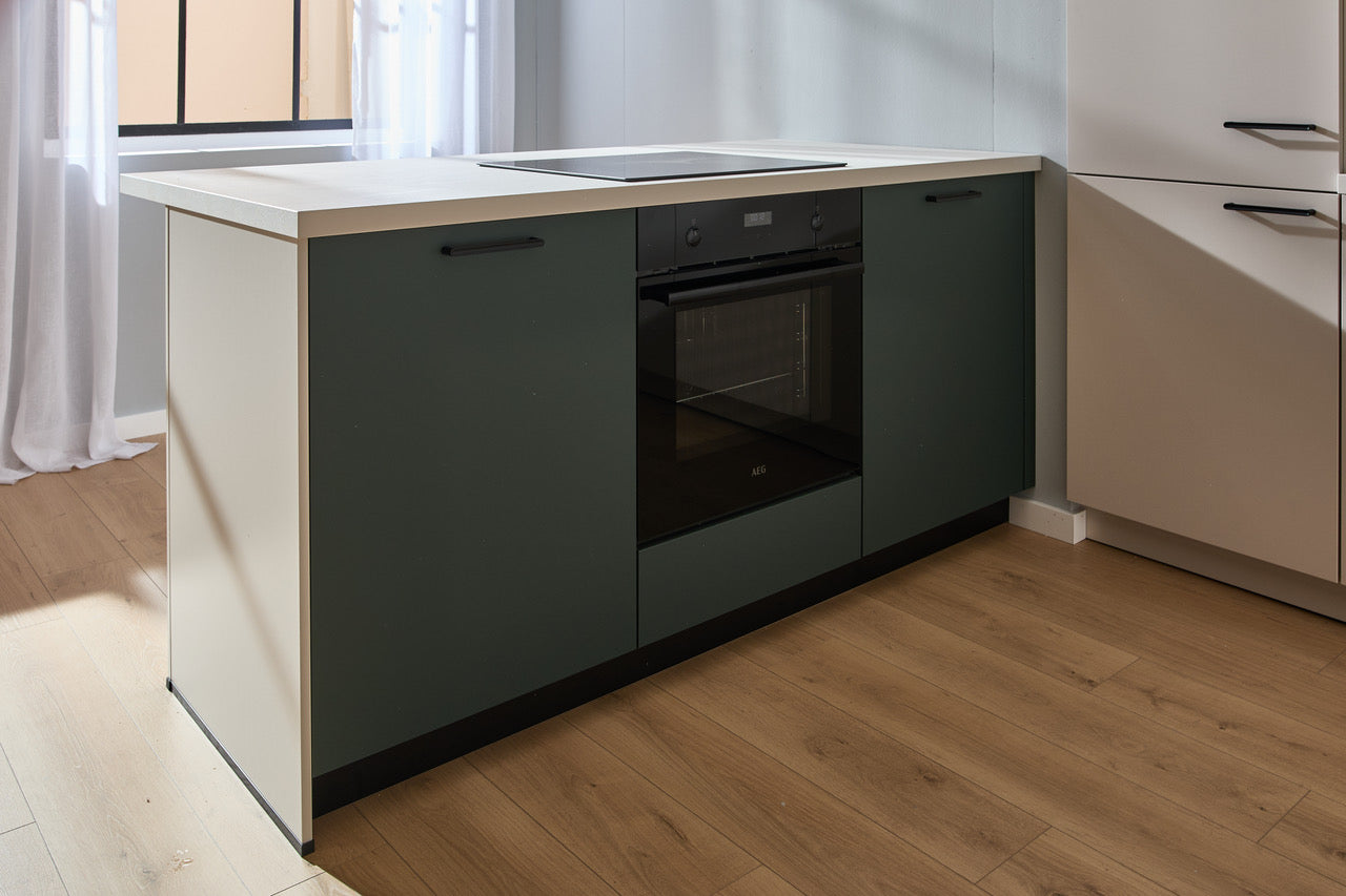 04821 - Schüller keuken in schelpwit met schiereiland