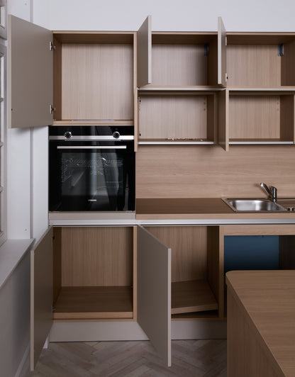 05815 - Amandelbeige eilandkeuken