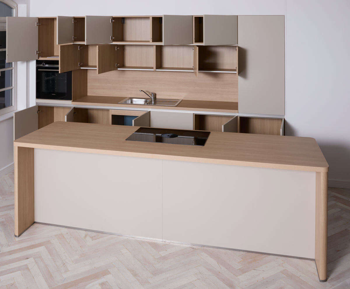 05815 - Amandelbeige eilandkeuken