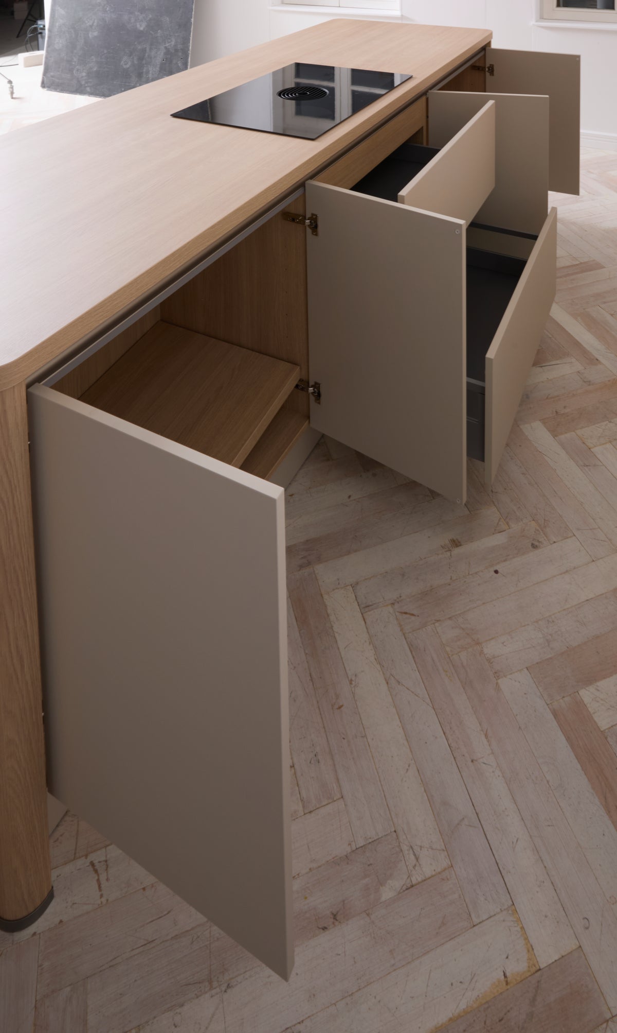 05815 - Amandelbeige eilandkeuken
