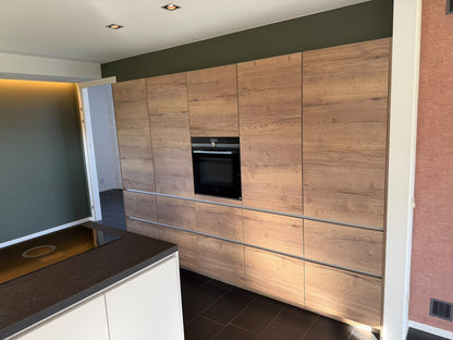 05498 - Moderne schiereiland keuken