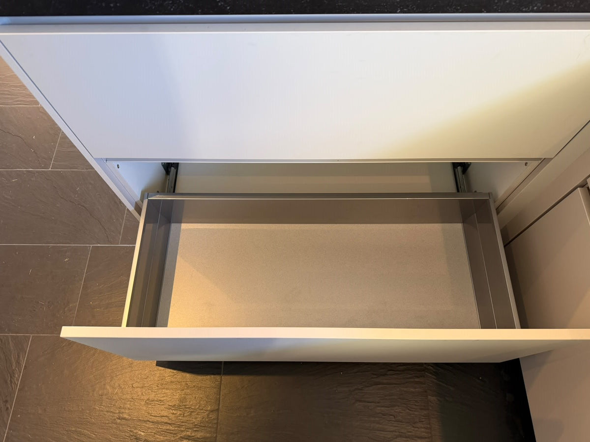 05498 - Moderne schiereiland keuken