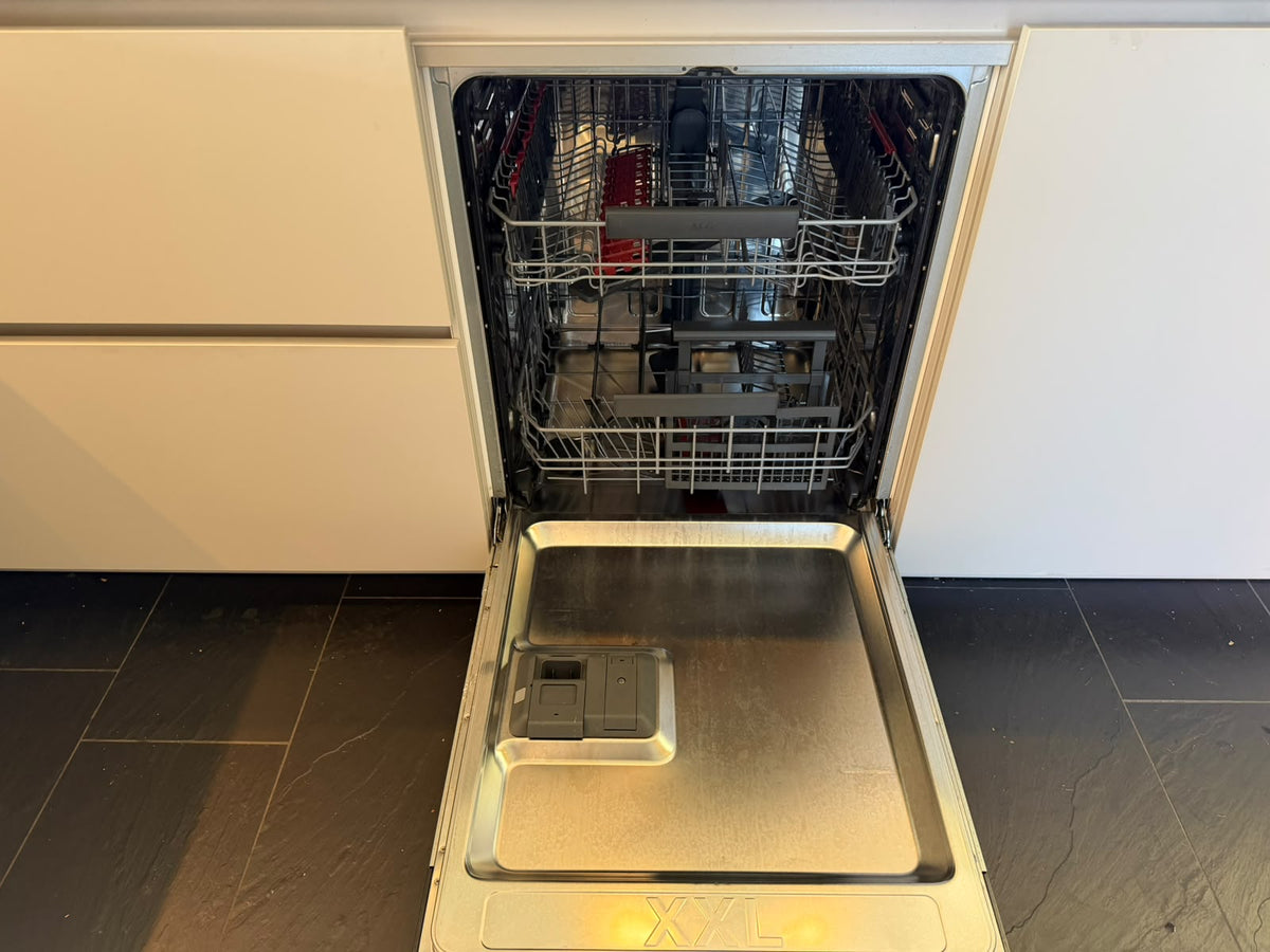 05498 - Moderne schiereiland keuken