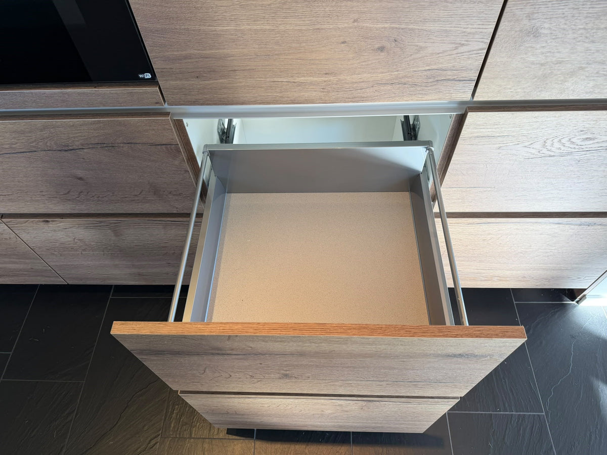 05498 - Moderne schiereiland keuken