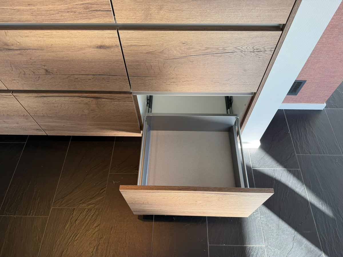 05498 - Moderne schiereiland keuken