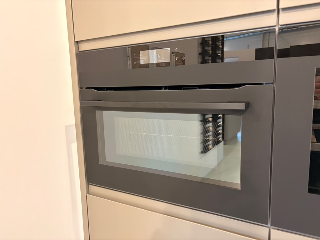 06013 - Terragrijze schiereiland keuken