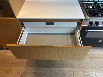 05438 - Houtlook schiereilandkeuken