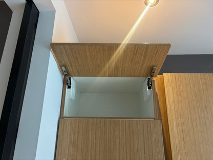 05438 - Houtlook schiereilandkeuken