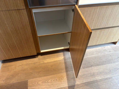 05438 - Houtlook schiereilandkeuken