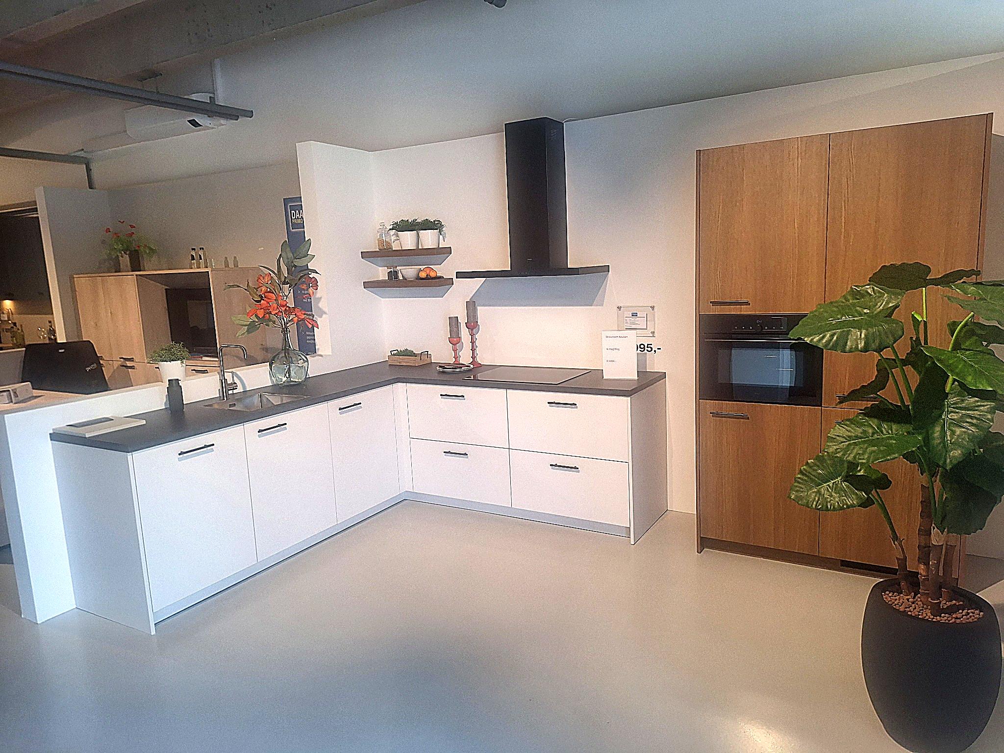 04541 - Moderne hoekkeuken